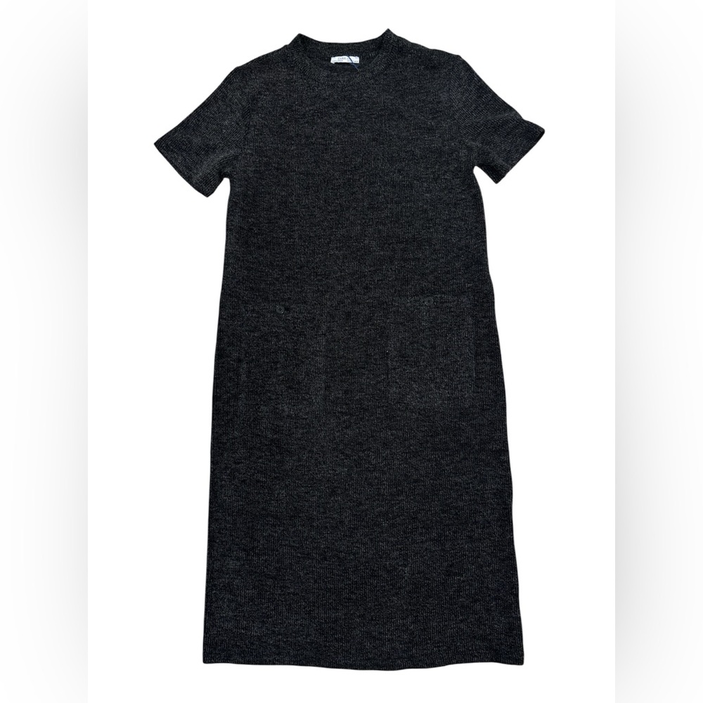 NWT, ZARA, oft knit midi dress with a round neck and short sleeves size Small